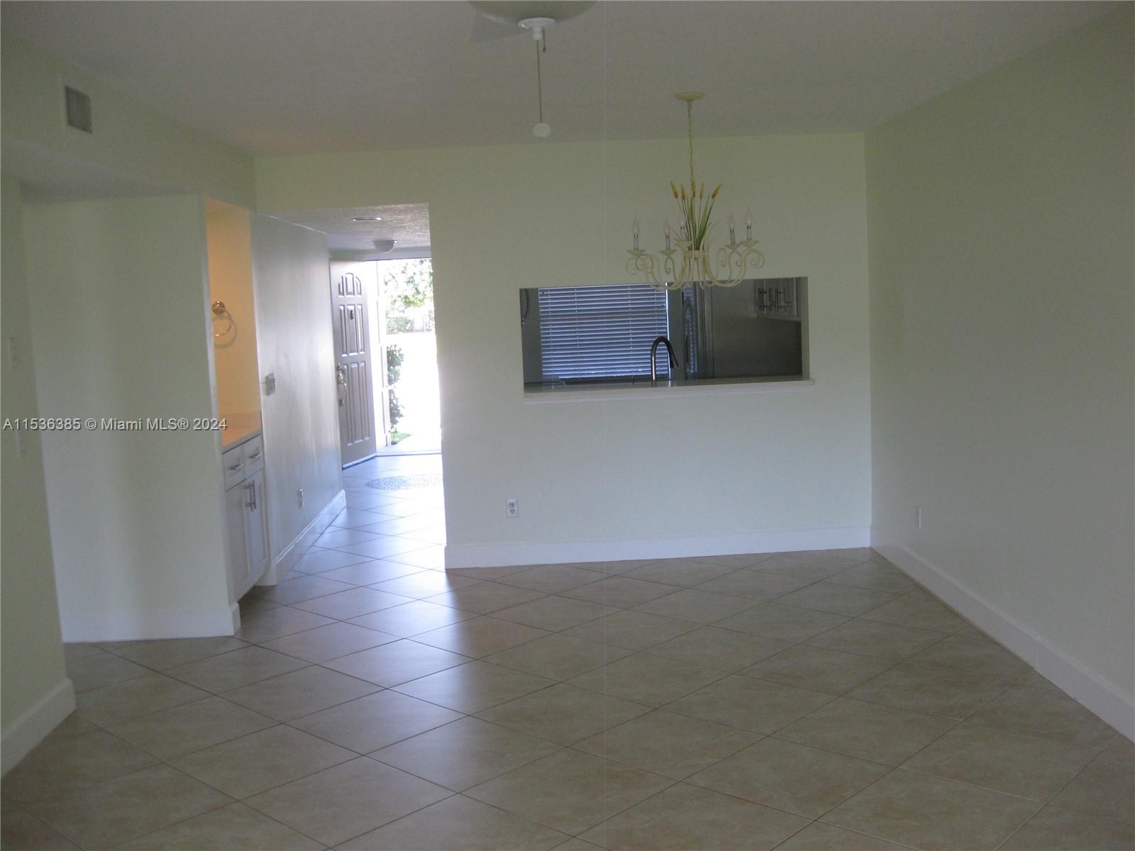 1501 Pinecrest Cir F Property Photo 7