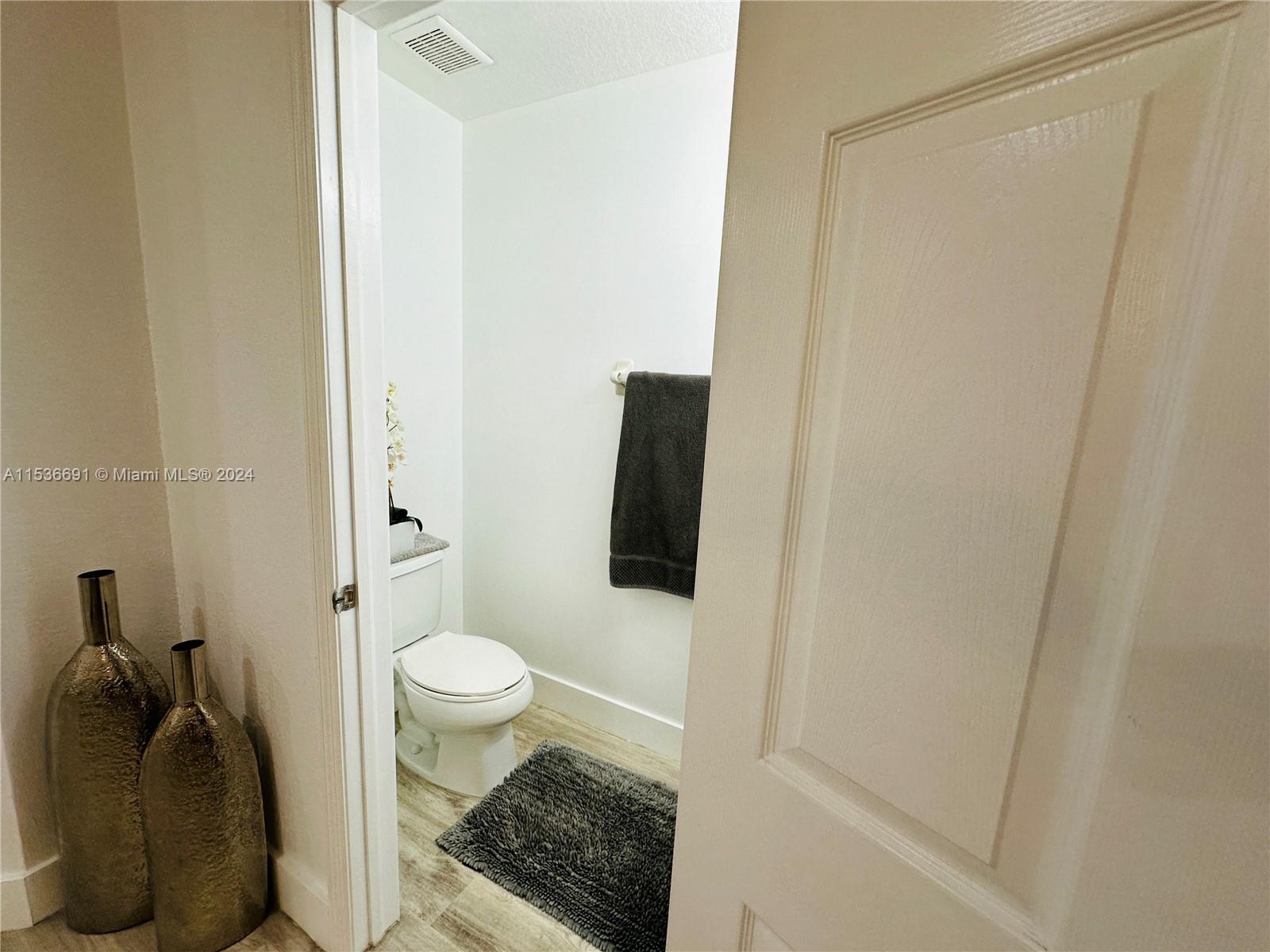 8774 Nw 112th Pl Property Photo 13
