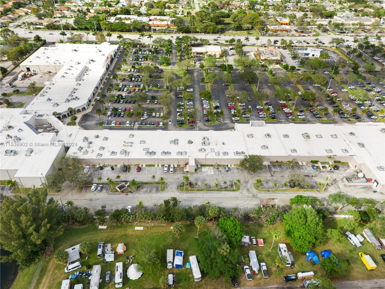 3964 W Hillsboro Blvd Property Photo 4