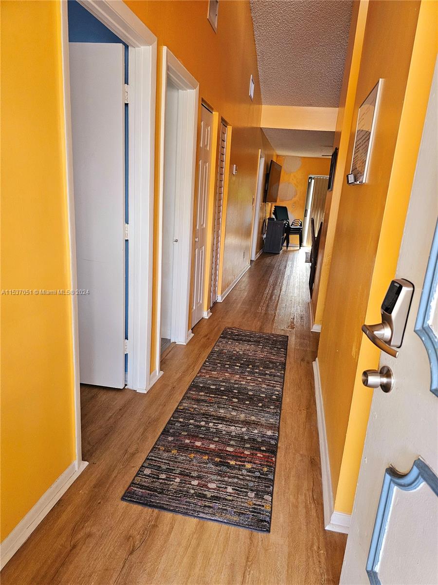 6972 Woodscape Cir 1-t Property Photo 2