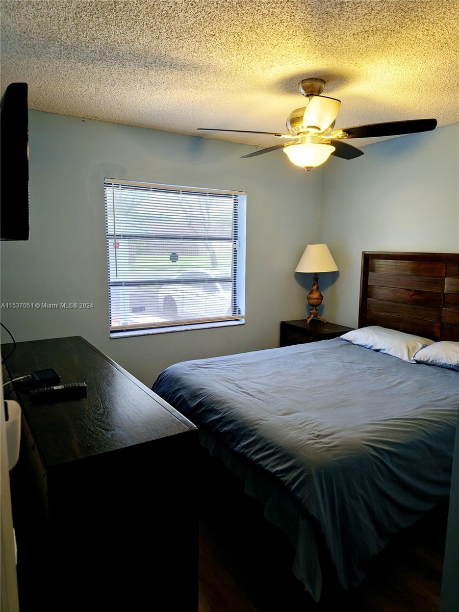 6972 Woodscape Cir 1-t Property Photo 3