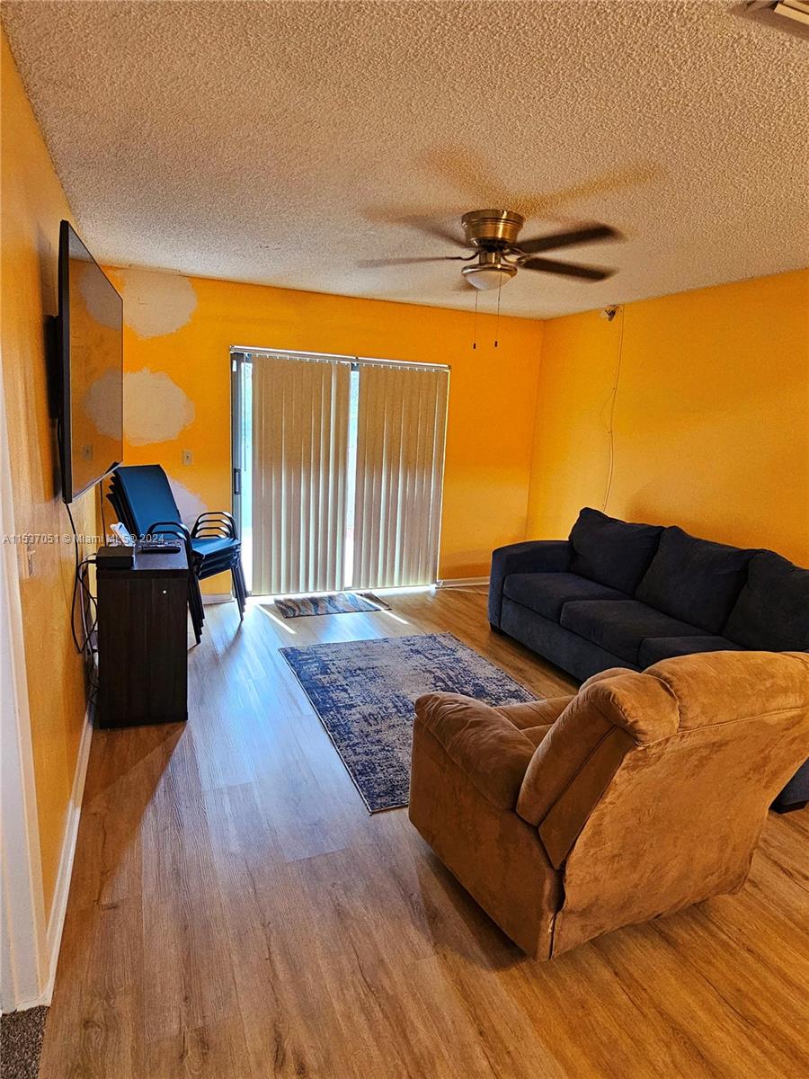 6972 Woodscape Cir 1-t Property Photo 7
