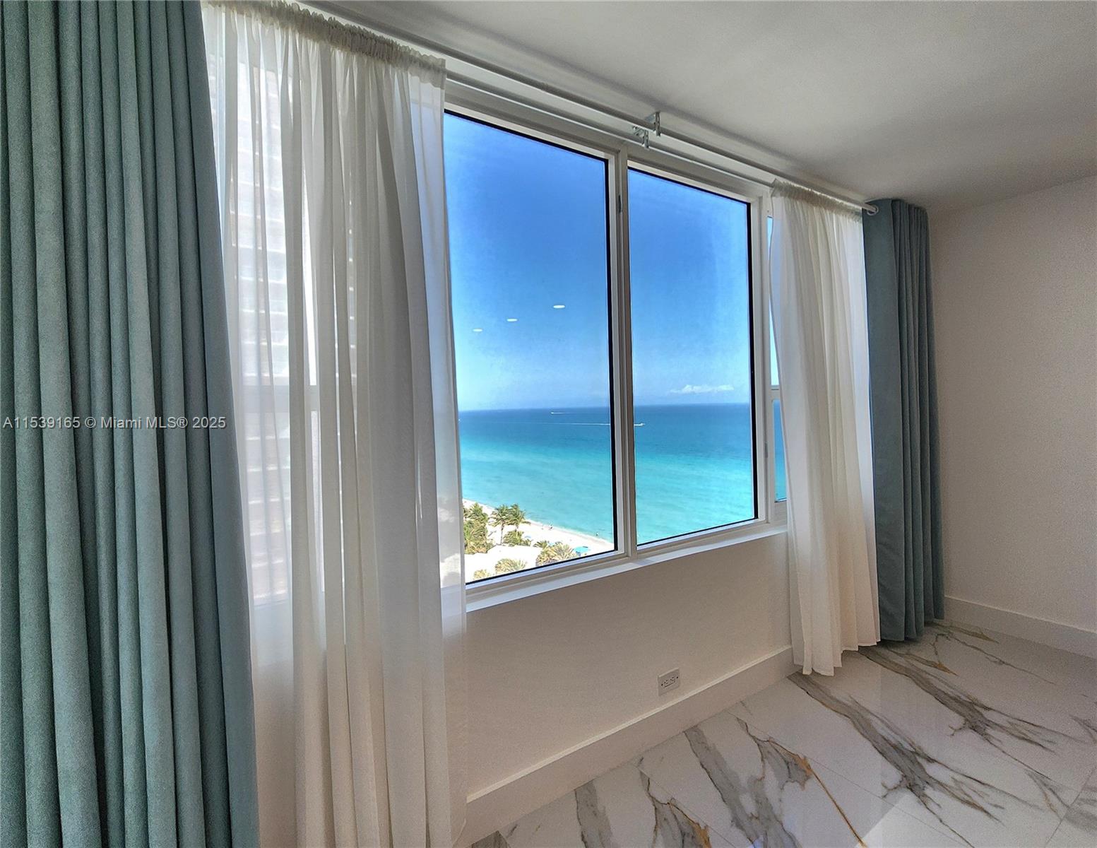 3505 S Ocean Dr 1509 Property Photo 3