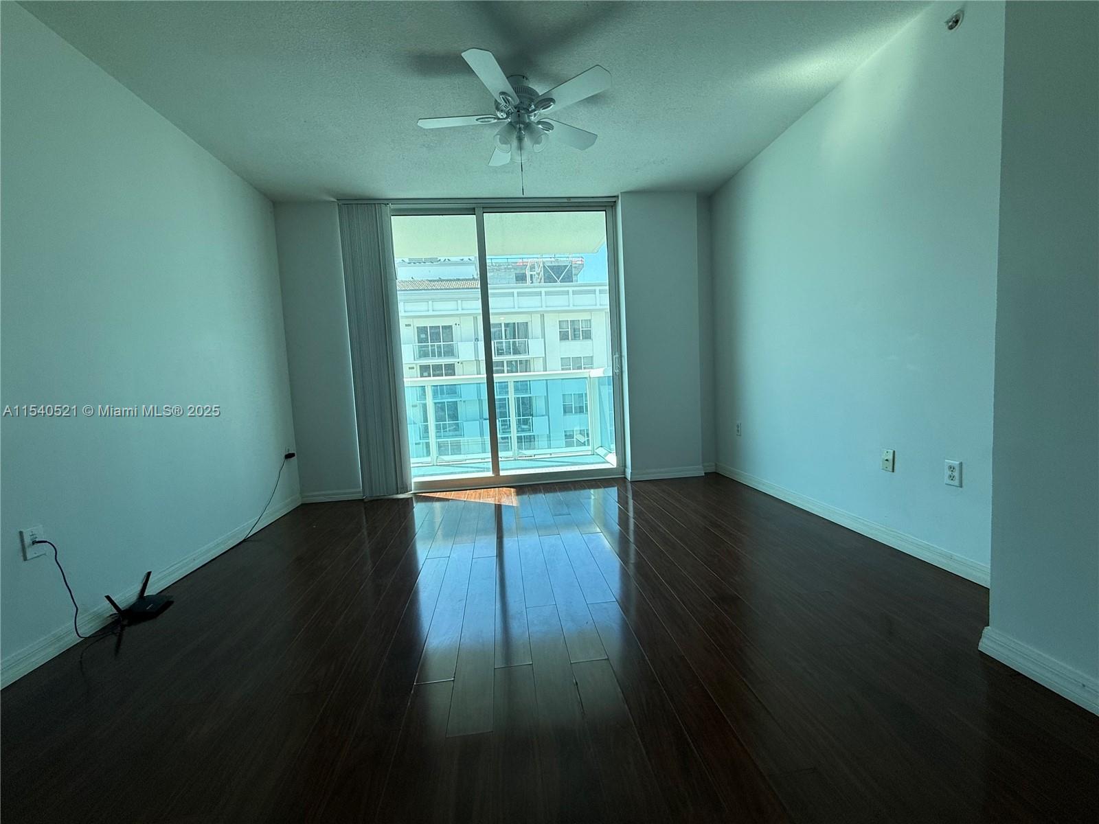 9201 Collins Ave 1023 Property Photo 6