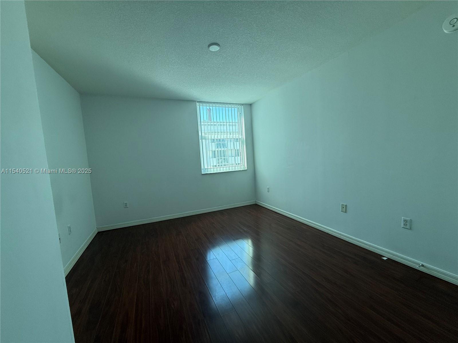 9201 Collins Ave 1023 Property Photo 16