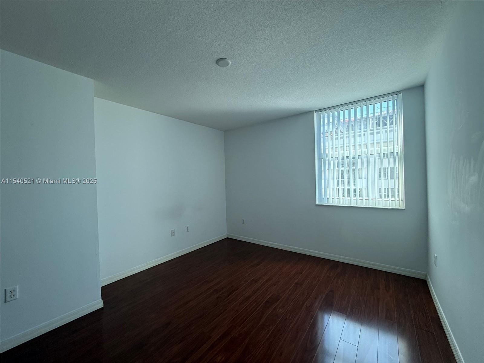 9201 Collins Ave 1023 Property Photo 17