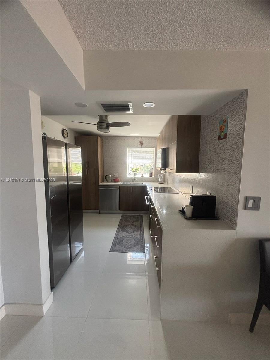 1865 S Ocean Dr 4f Property Photo 1