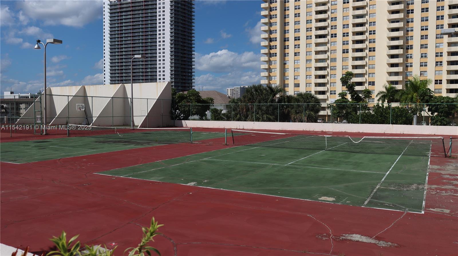1865 S Ocean Dr 4f Property Photo 21