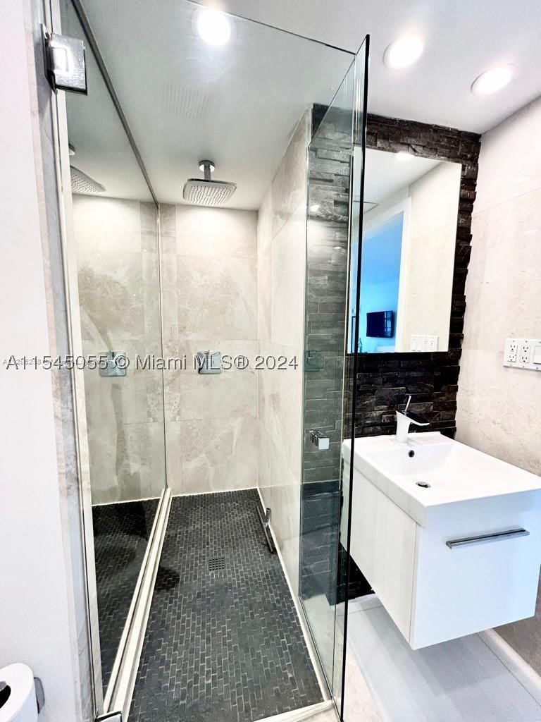A11545055 Property Photo 16