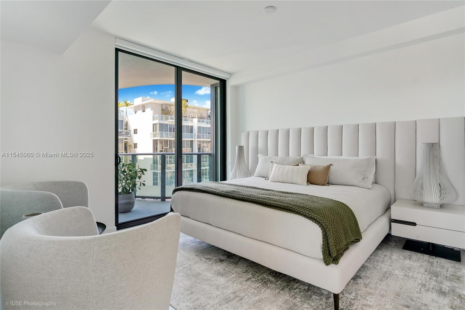 9901 W Bay Harbor Dr 303 Property Photo 16