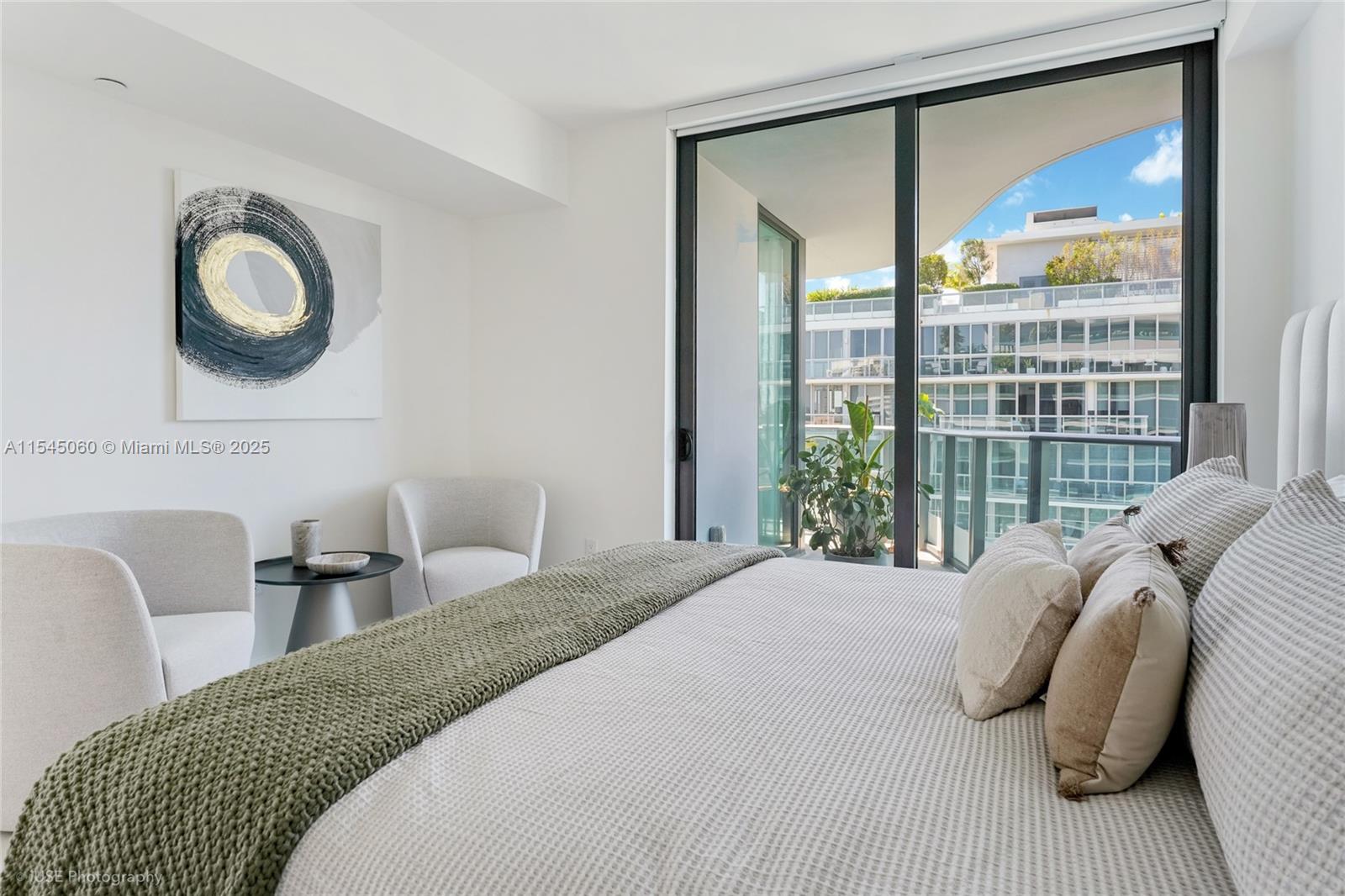 9901 W Bay Harbor Dr 303 Property Photo 17