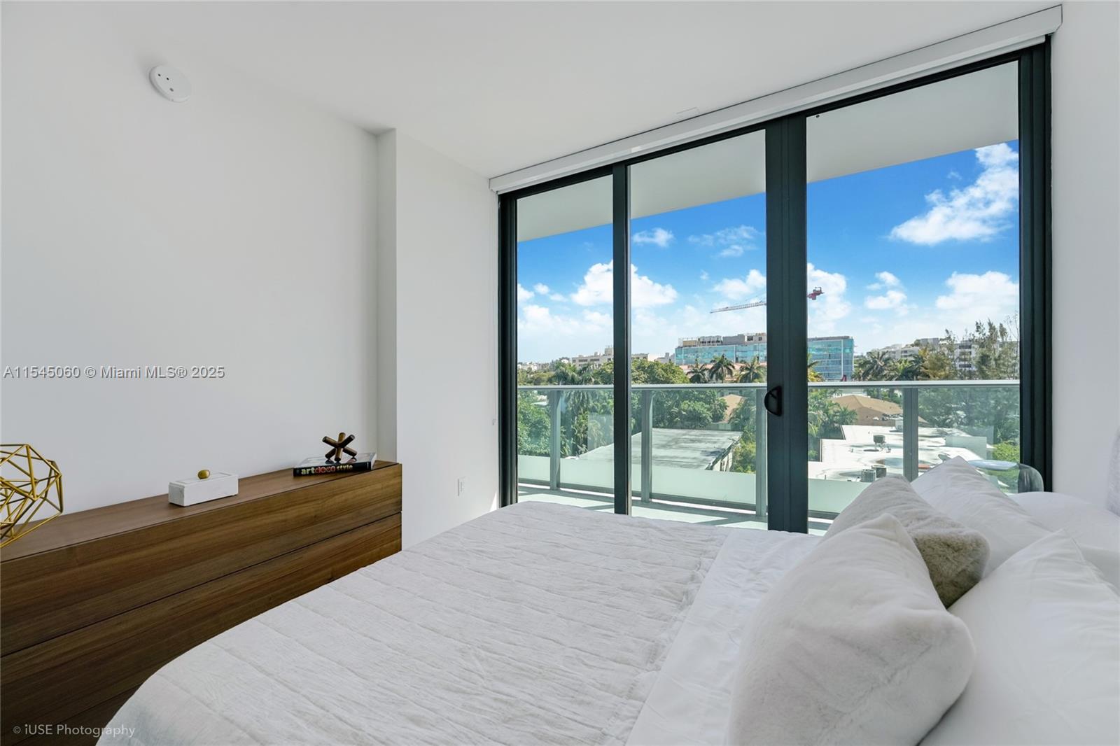 9901 W Bay Harbor Dr 303 Property Photo 26