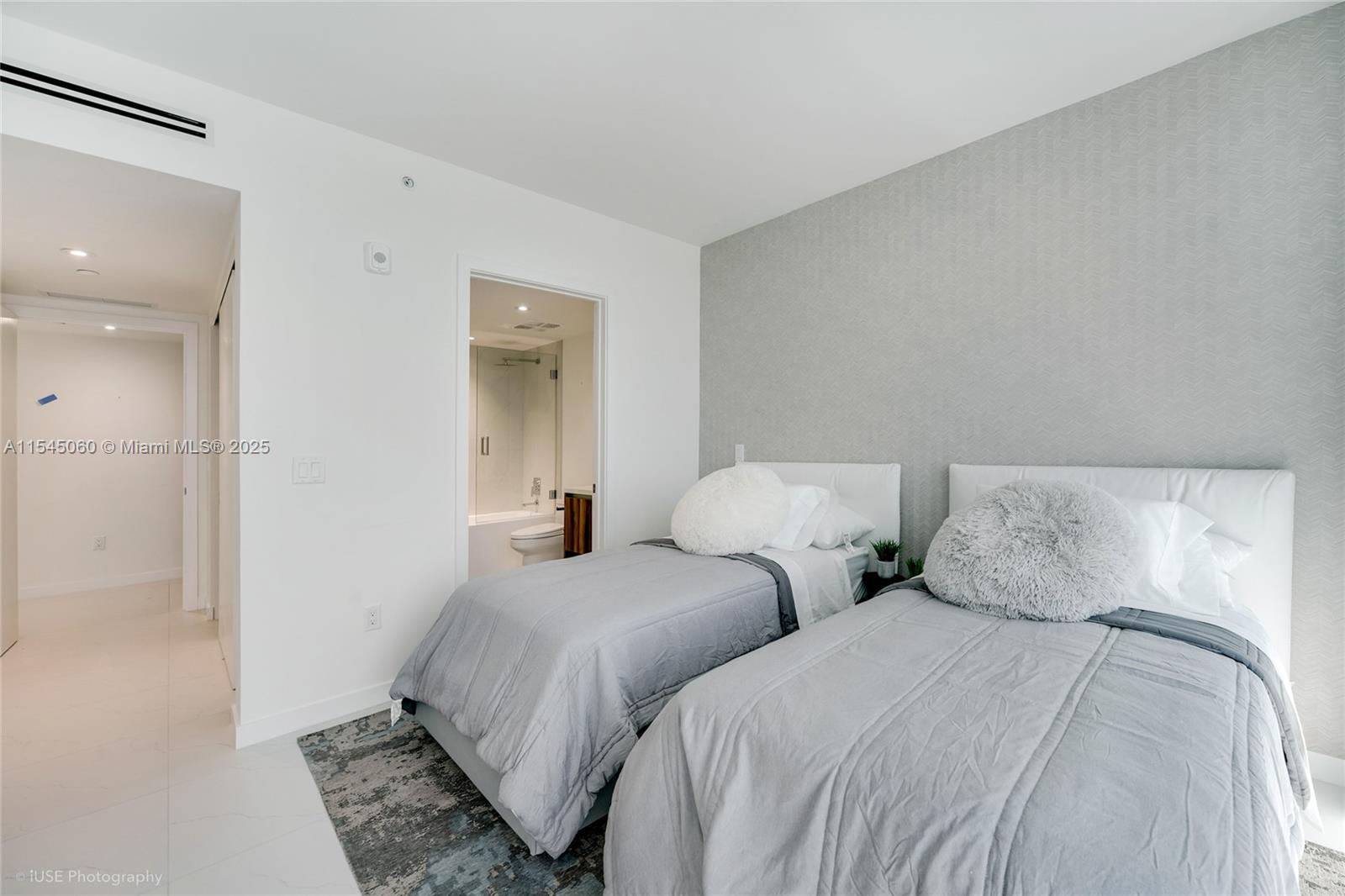 9901 W Bay Harbor Dr 303 Property Photo 29