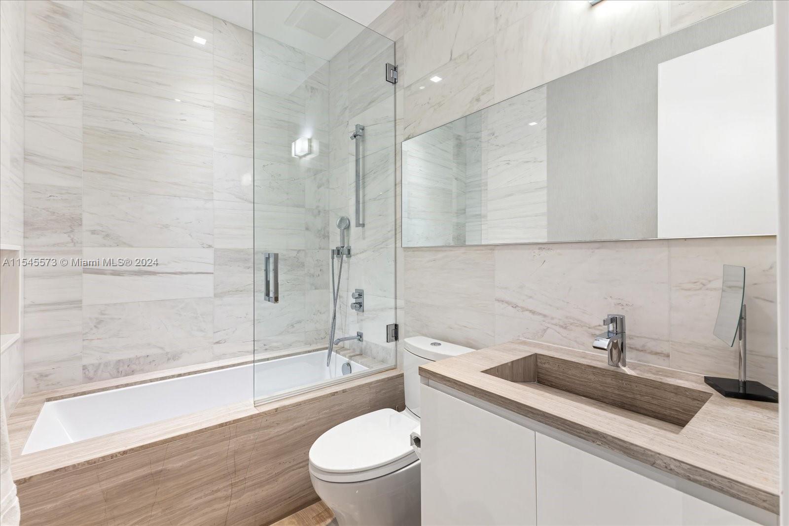401 E Rivo Alto Dr Property Photo 24
