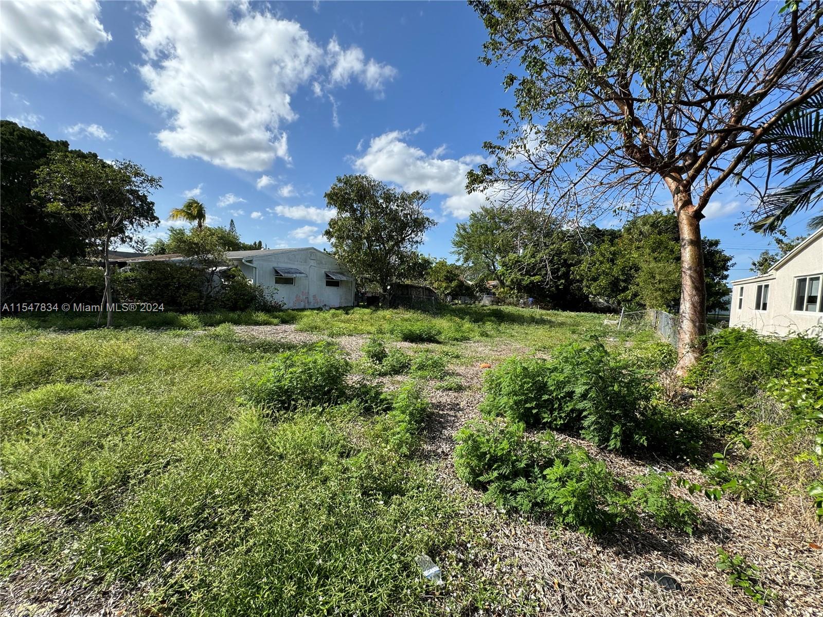2205 Coolidge St Property Photo 3