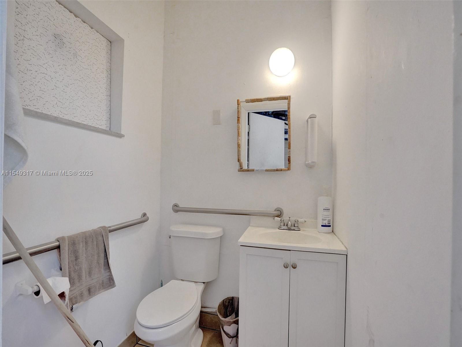723 Ne 79 Property Photo 25