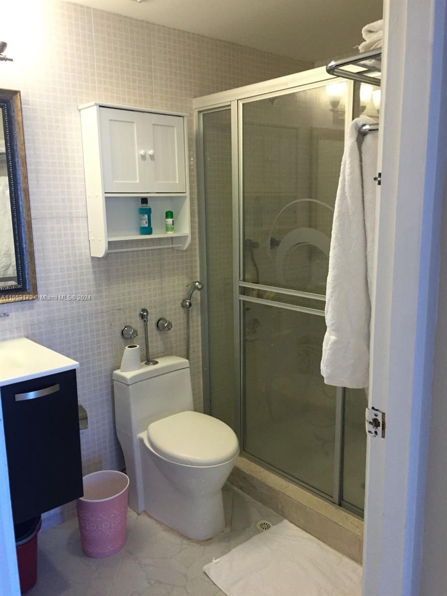 A11553172 Property Photo 16