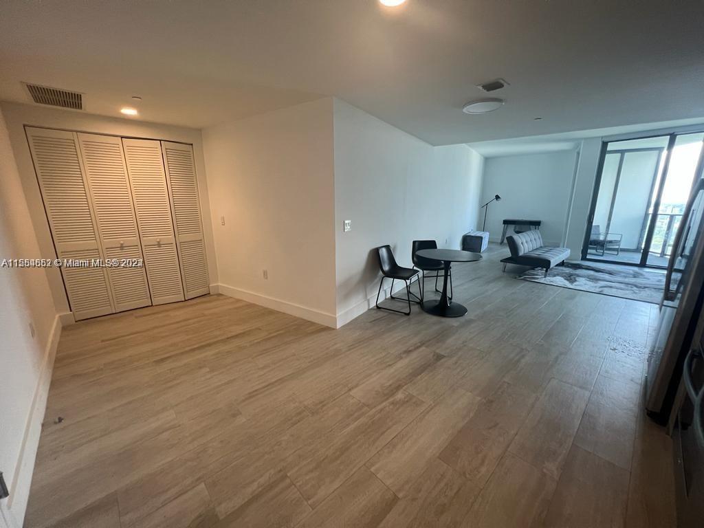 121 Ne 34th St 2014 Property Photo 4