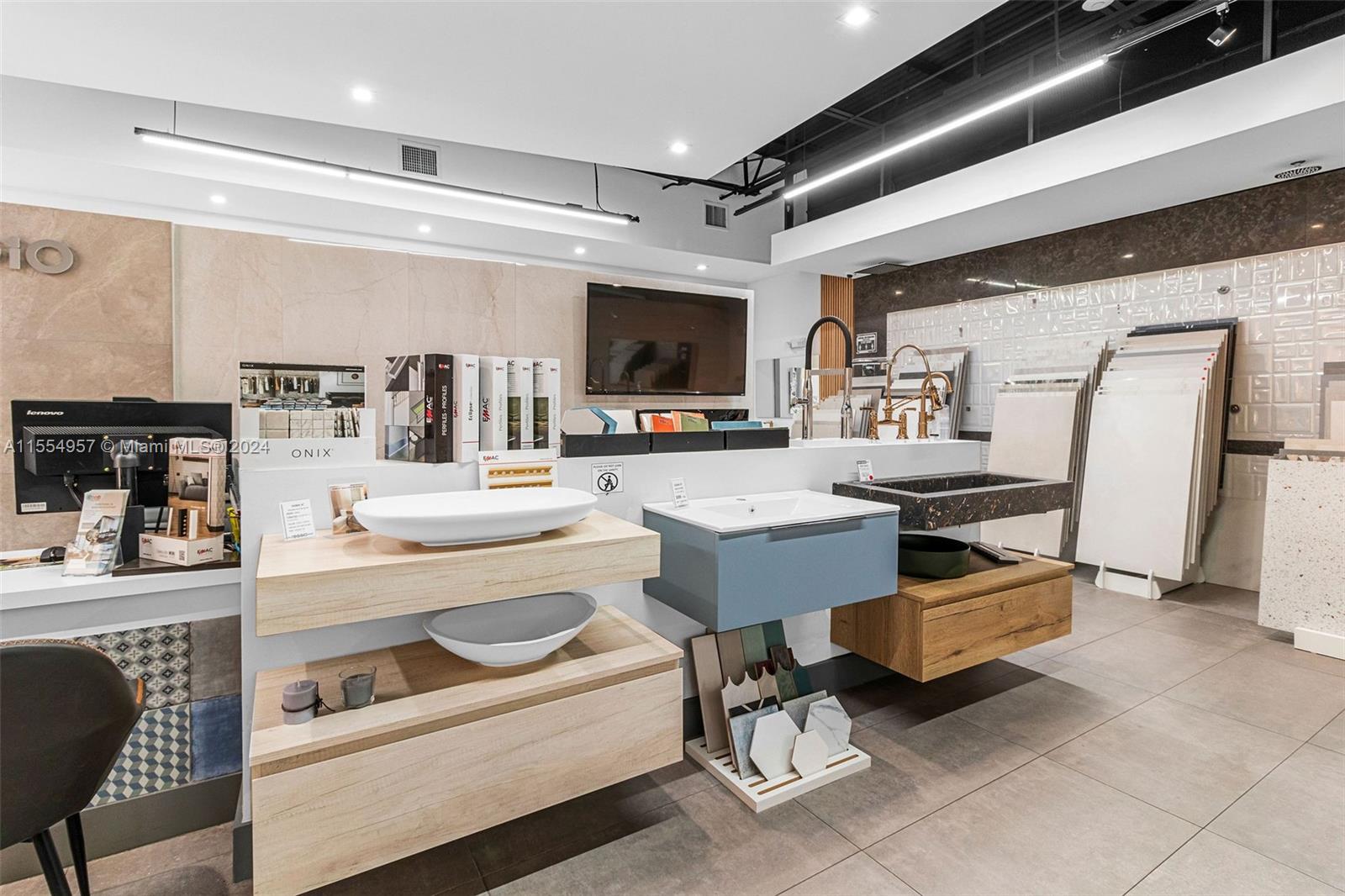Bath Vanities/accessories And Flooring Property Photo 7