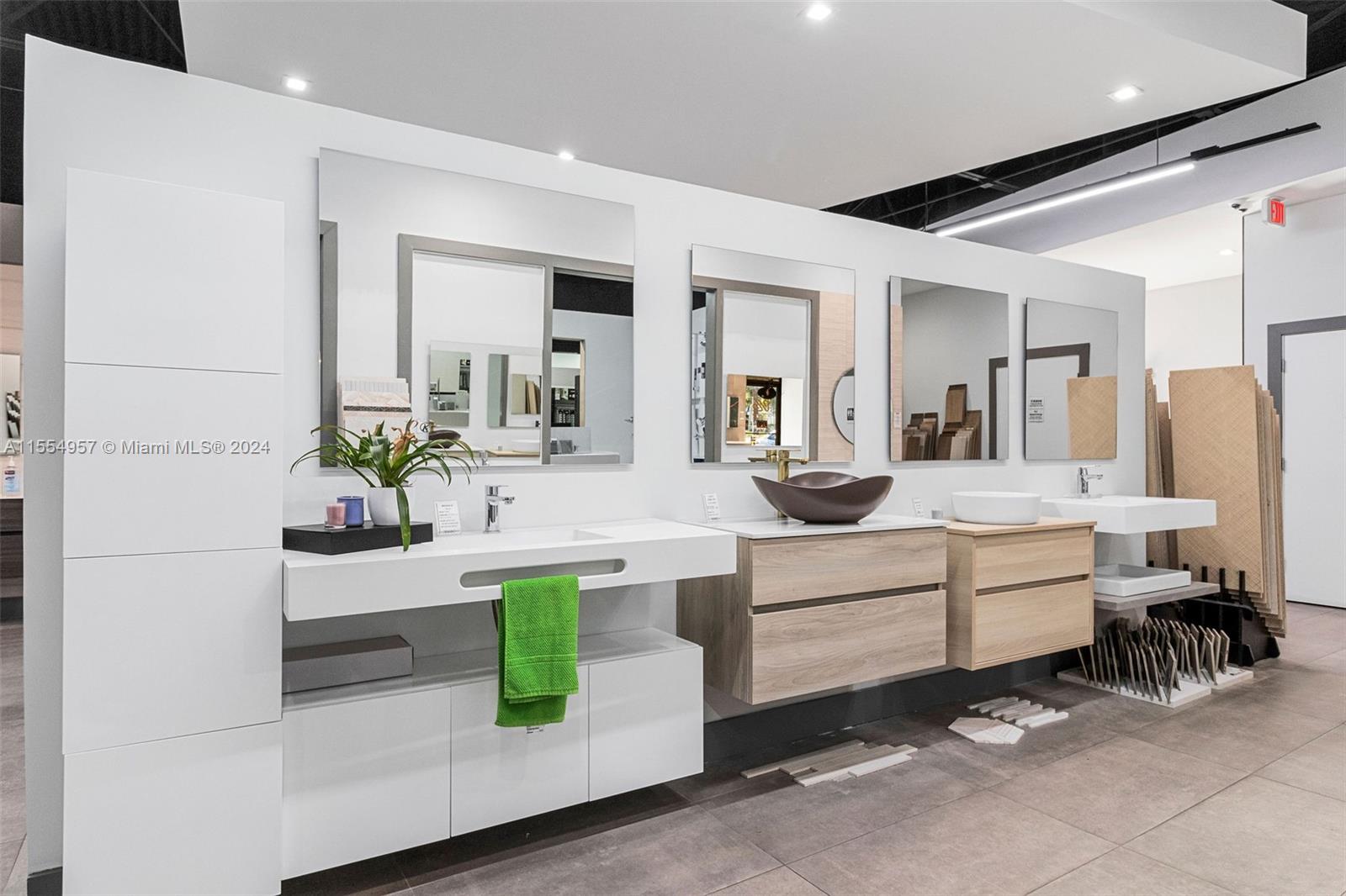 Bath Vanities/accessories And Flooring Property Photo 11