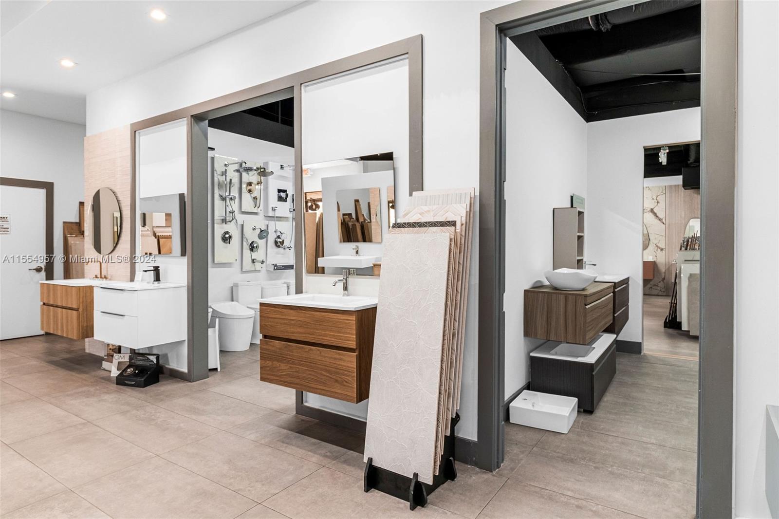 Bath Vanities/accessories And Flooring Property Photo 13