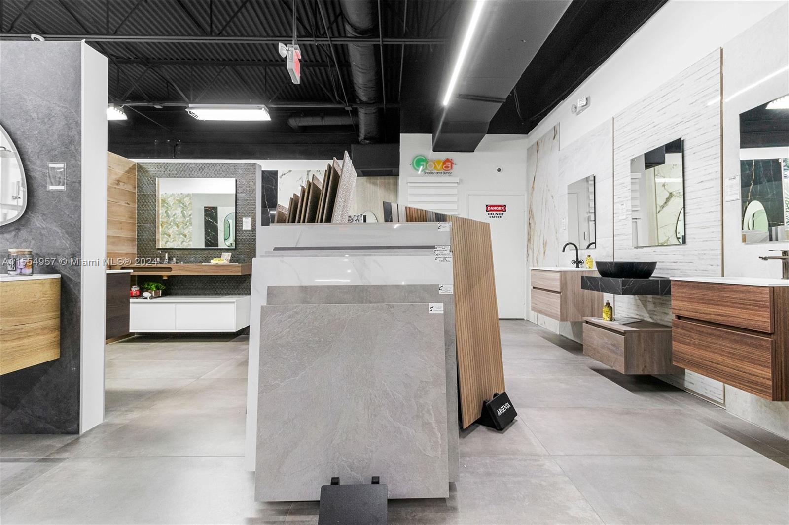 Bath Vanities/accessories And Flooring Property Photo 19