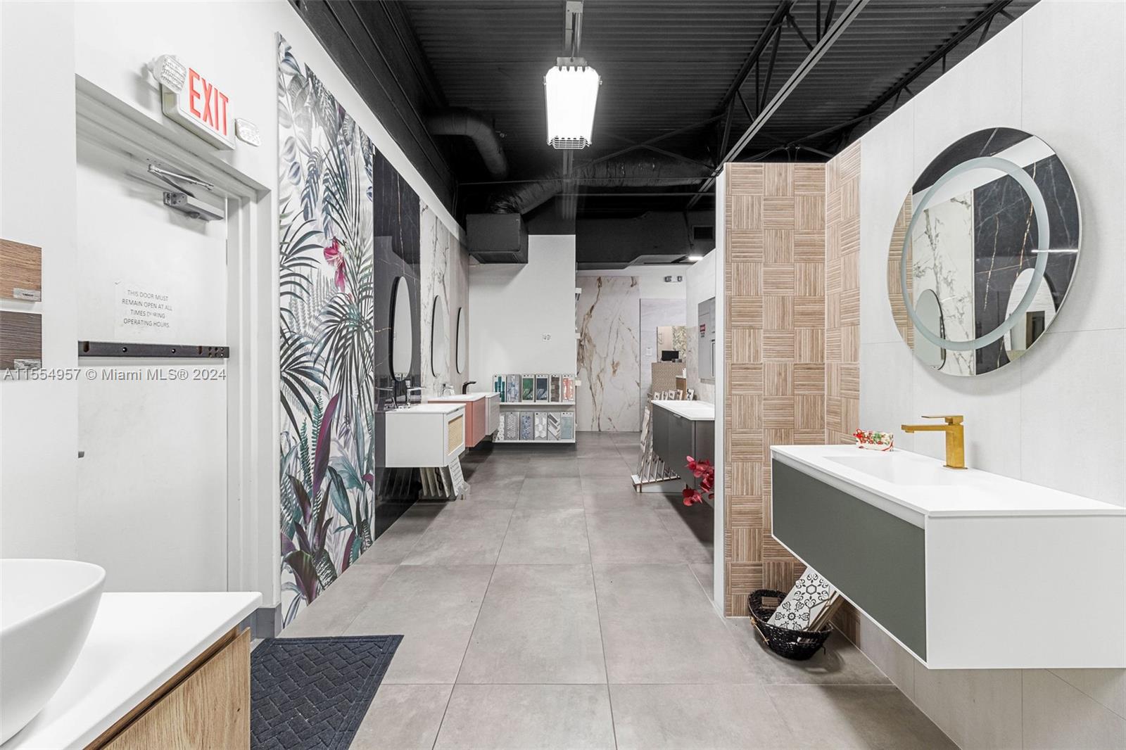 Bath Vanities/accessories And Flooring Property Photo 28
