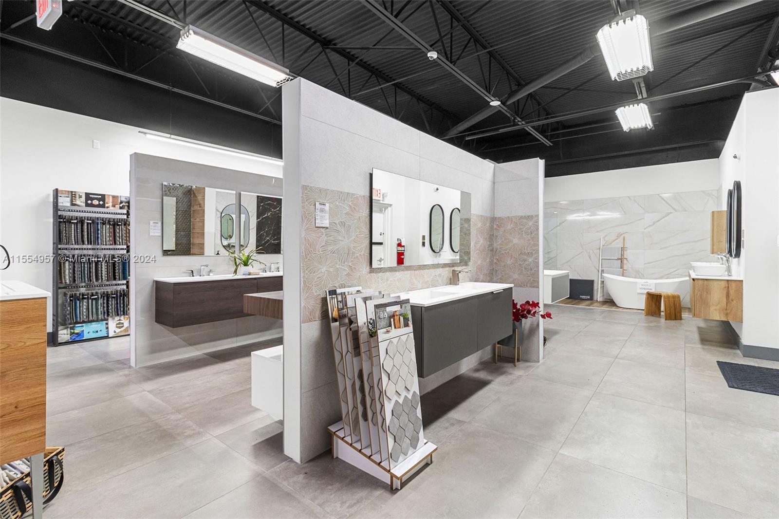 Bath Vanities/accessories And Flooring Property Photo 32