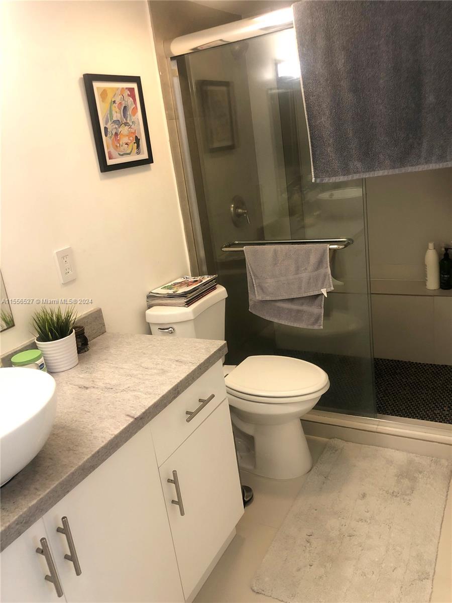 8255 Lake Dr 204 Property Photo 13