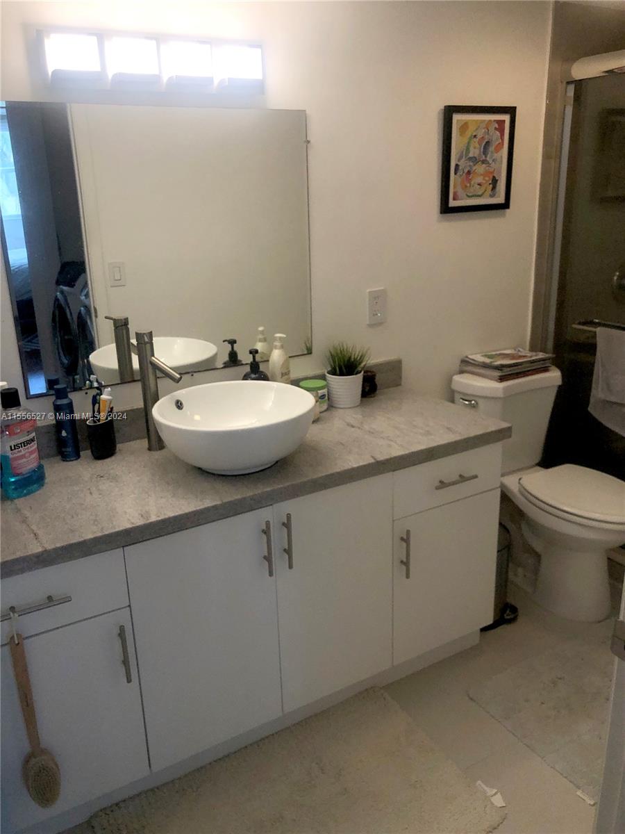 8255 Lake Dr 204 Property Photo 14
