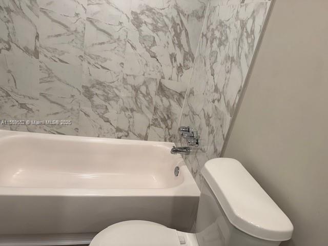 5401 Collins Ave 209 Property Photo 23