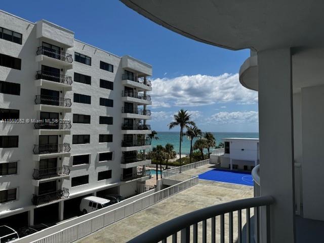 5401 Collins Ave 209 Property Photo 33