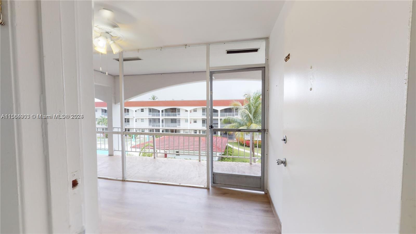580 Egret Dr 302 Property Photo 14