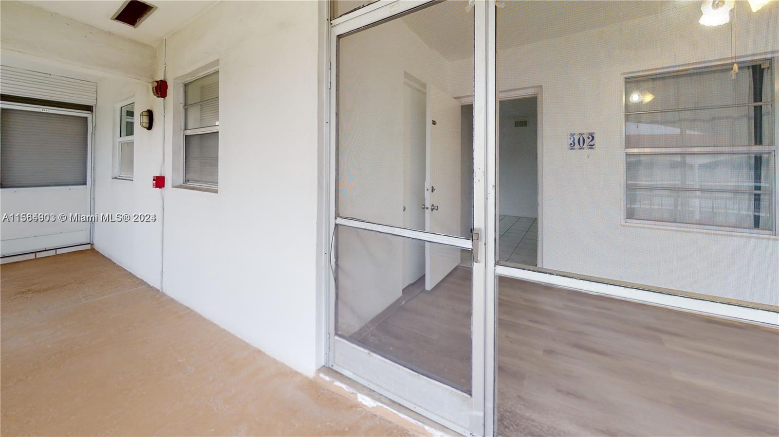 580 Egret Dr 302 Property Photo 16