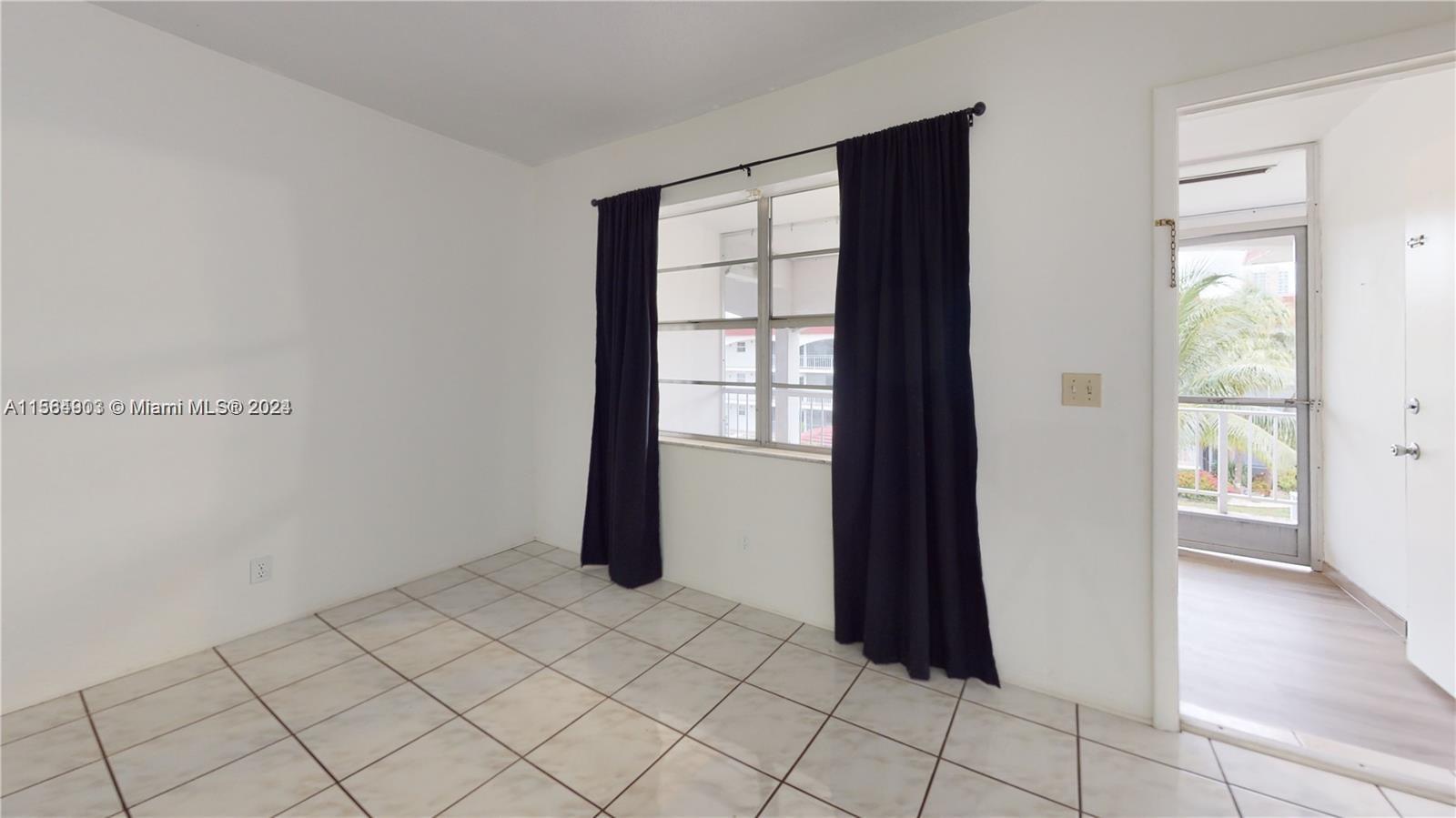 580 Egret Dr 302 Property Photo 24