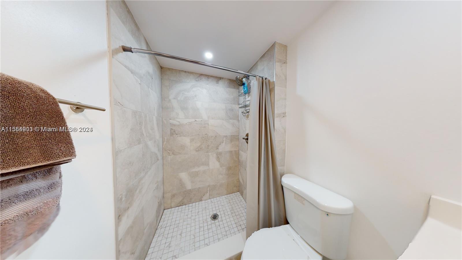 580 Egret Dr 302 Property Photo 33
