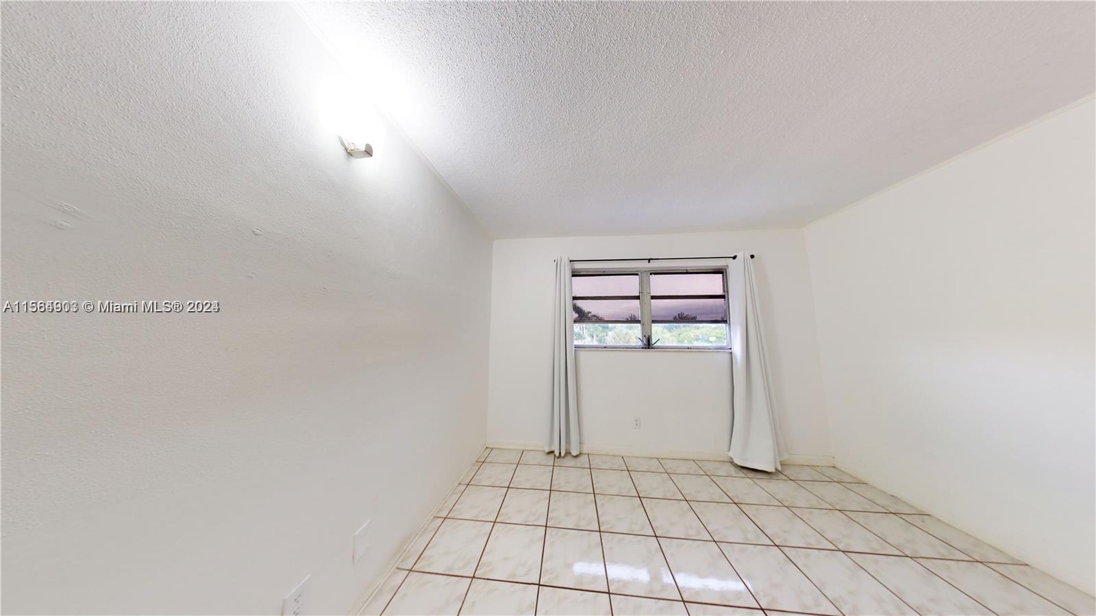 580 Egret Dr 302 Property Photo 37
