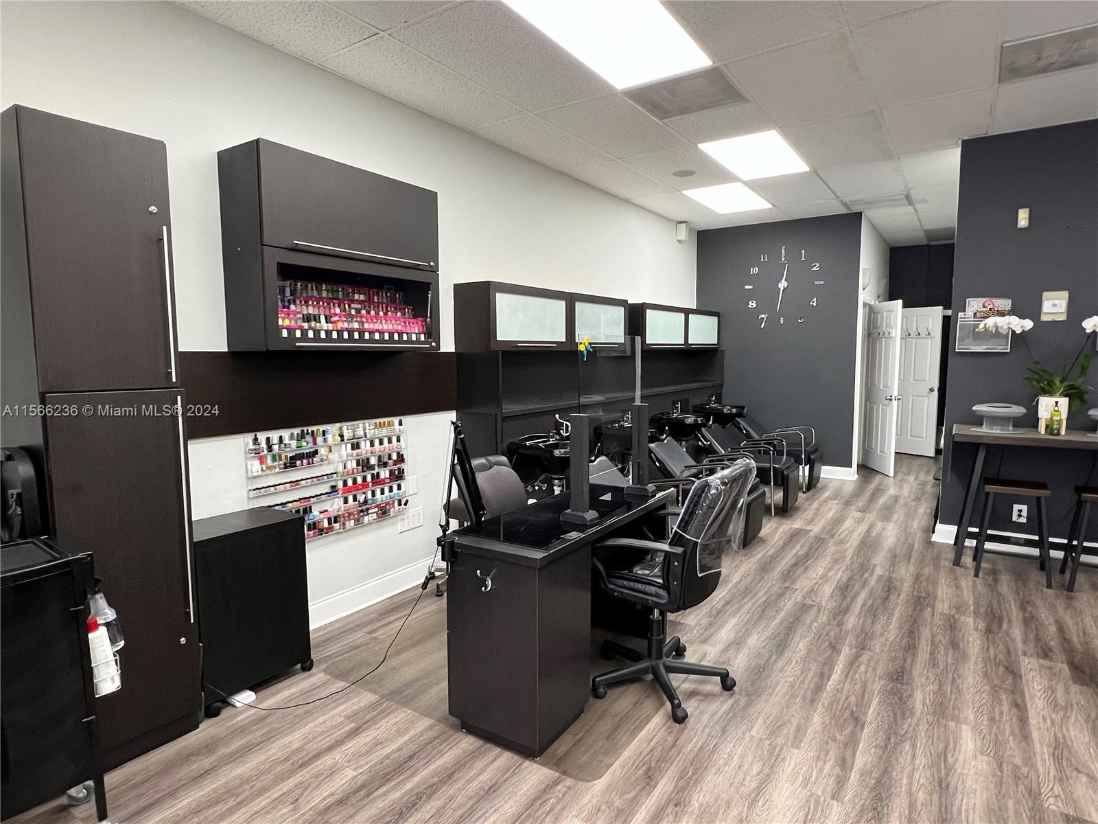 Hair Salon & Nails On Us-1 Property Photo 5
