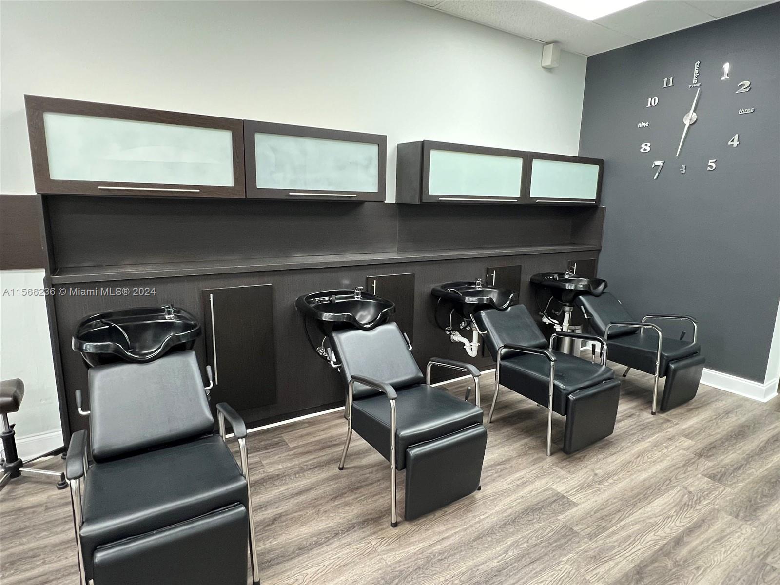 Hair Salon & Nails On Us-1 Property Photo 7