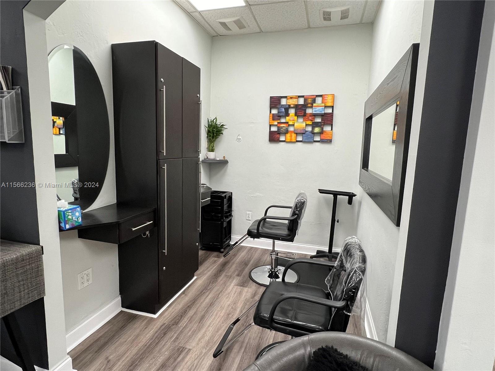 Hair Salon & Nails On Us-1 Property Photo 8