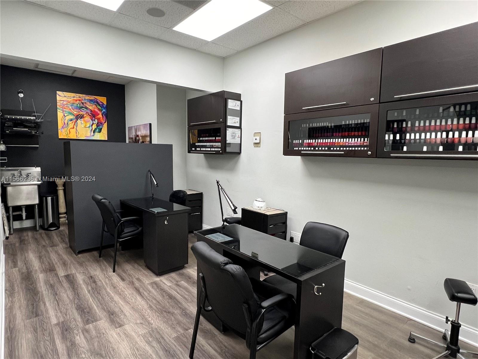 Hair Salon & Nails On Us-1 Property Photo 10