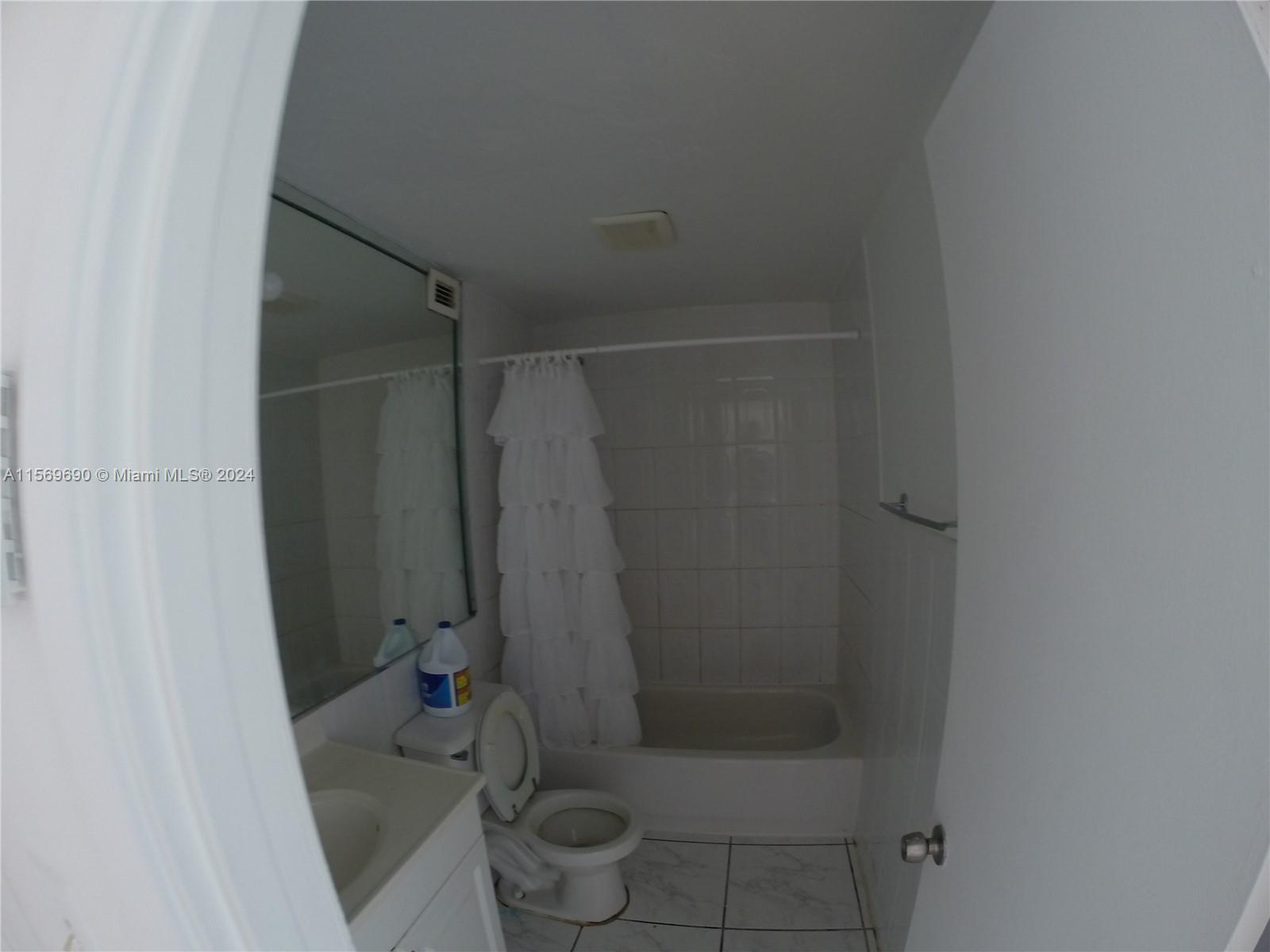 400 Kings Point Dr 905 Property Photo 7