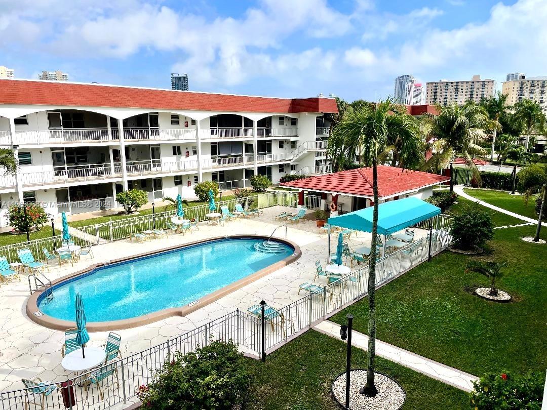 580 Egret Dr 308 Property Photo 2