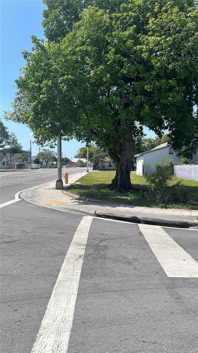 6928 Nw 17th Ave Property Photo 2