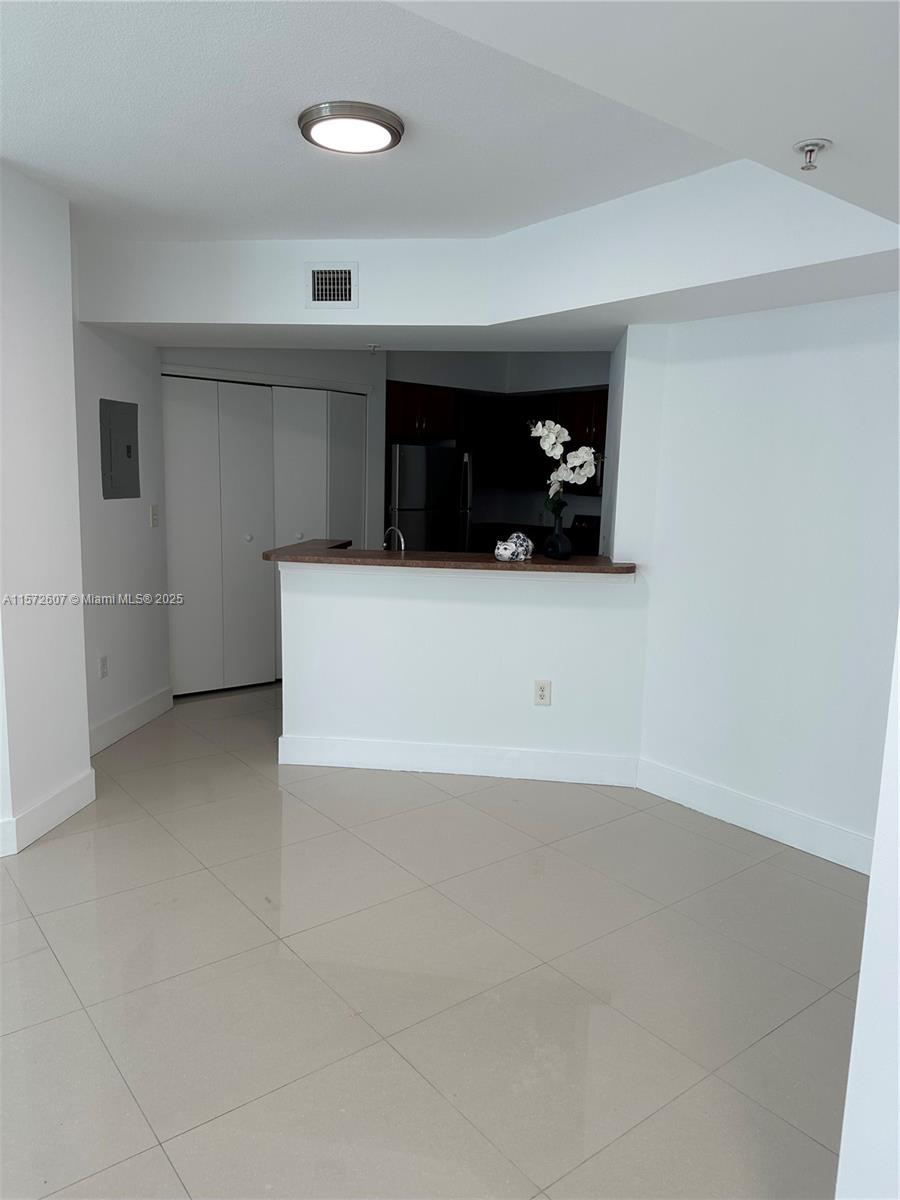 9201 Collins Ave 524 Property Photo 9