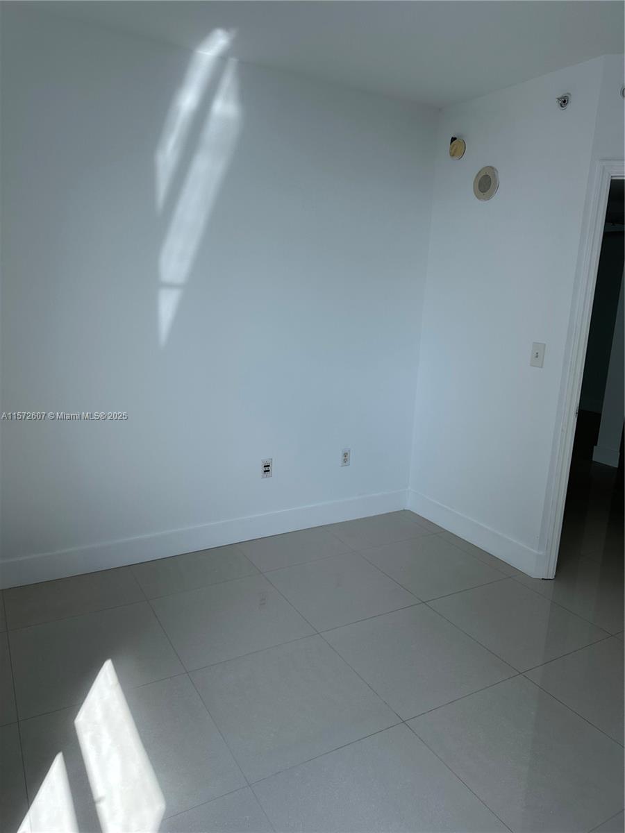 9201 Collins Ave 524 Property Photo 12
