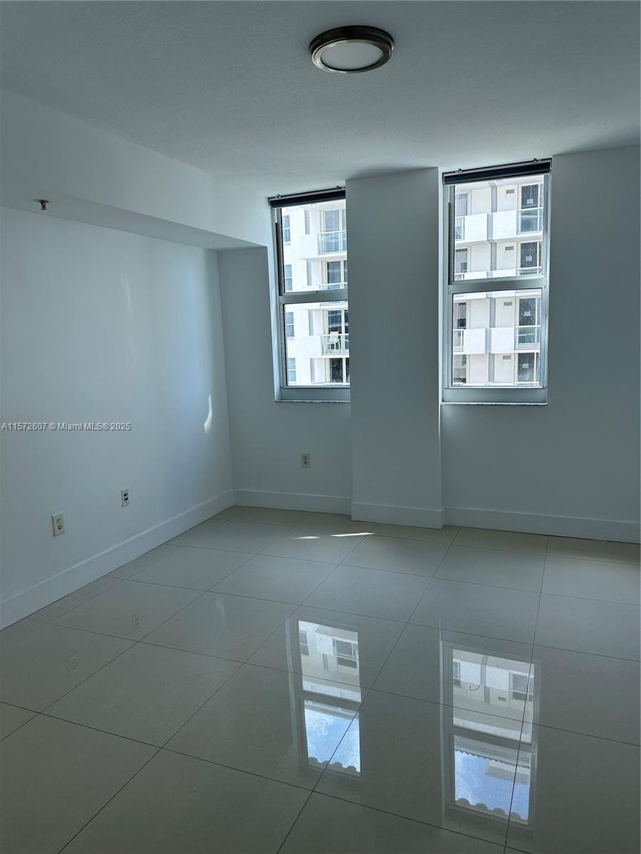 9201 Collins Ave 524 Property Photo 13