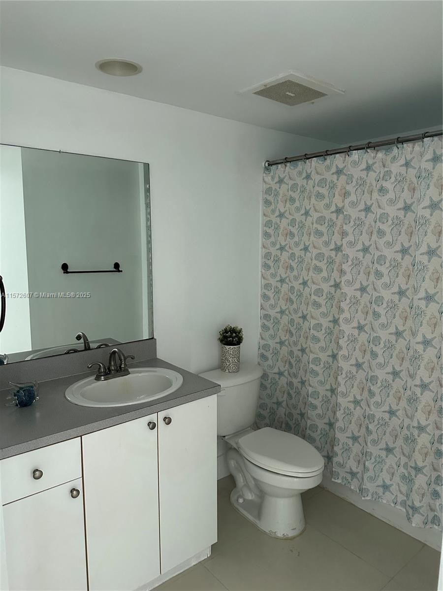 9201 Collins Ave 524 Property Photo 14