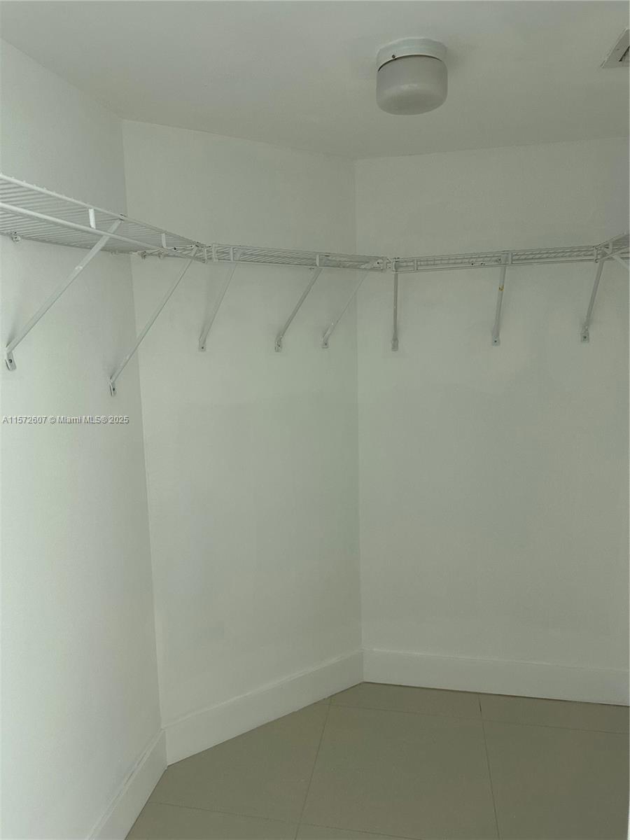 9201 Collins Ave 524 Property Photo 17