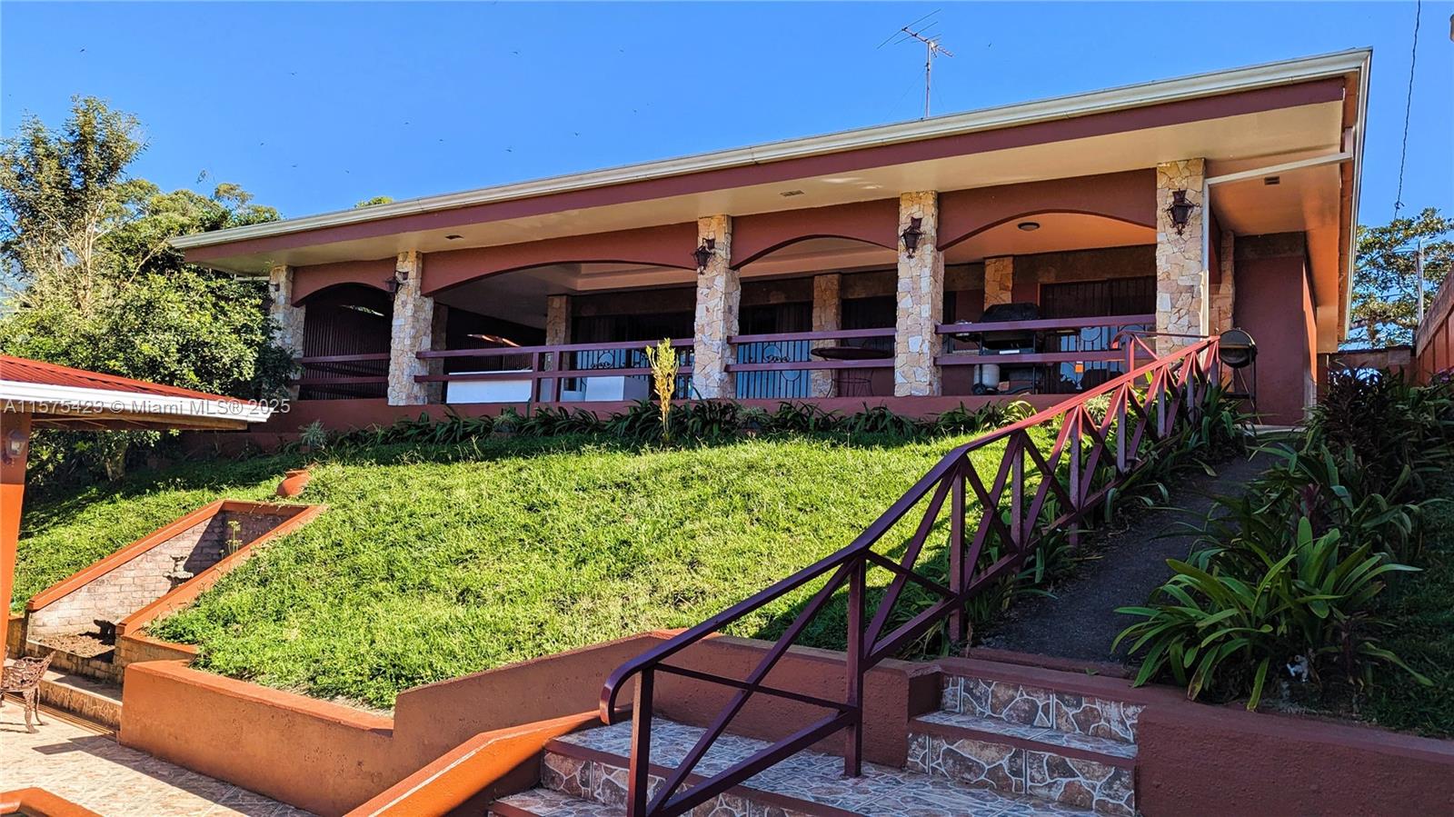 Casa Linda Vista Turrialba, Cartago, Costa Rica Property Photo 1